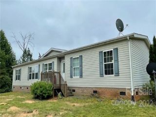 Foreclosed Home - 1019 RUTHERFORD DR, 28761