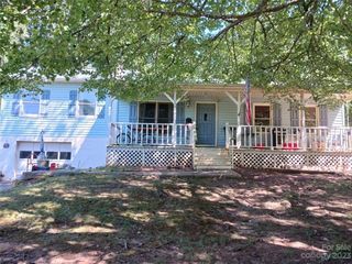 Foreclosed Home - 534 DEER PARK RD, 28761