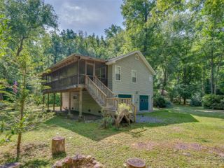 Foreclosed Home - 3473 GREEN RIVER COVE RD, 28773