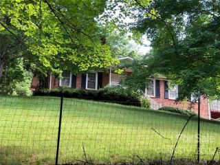 Foreclosed Home - 415 RUSSELL COVE RD, 28785
