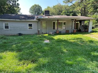 Foreclosed Home - 802 COUNTRY CLUB DR, 28786
