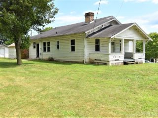 Foreclosed Home - 85 MONTICELLO RD, 28787