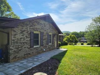 Foreclosed Home - 116 OAKWOOD PL, 28792