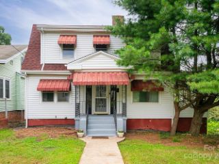 Foreclosed Home - 2 WALTON ST, 28801