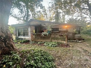 Foreclosed Home - 26 WALNUT LN, 28804