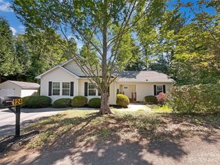 Foreclosed Home - 124 WILDE BROOK DR, 28806