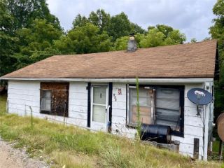 Foreclosed Home - 575 DEAVERVIEW RD, 28806