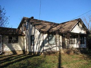 Foreclosed Home - 605 UPPER PEACHTREE RD, 28906