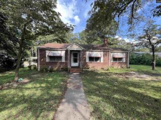 Foreclosed Home - 473 MAPLE AVE, 29042