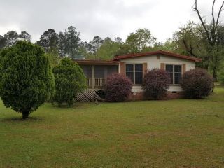 Foreclosed Home - 558 Tee Vee Rd, 29047