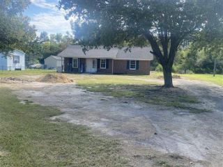 Foreclosed Home - 4830 WOODS BAY RD, 29114
