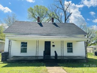 Foreclosed Home - 138 SINCLAIR AVE, 29178