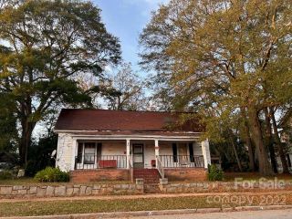 Foreclosed Home - 208 W COLLEGE ST, 29180