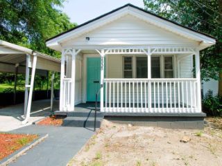 Foreclosed Home - 2335 PENDLETON ST, 29205