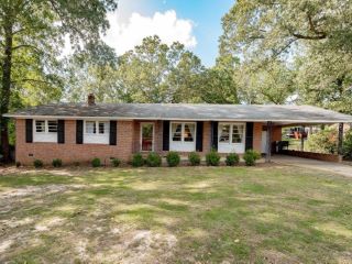 Foreclosed Home - 1623 SANDRA DR, 29209