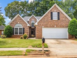 Foreclosed Home - 725 LANYON LN, 29301