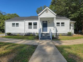 Foreclosed Home - 135 KNOLLWOOD DR, 29301