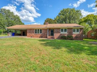 Foreclosed Home - 733 LUCERNE DR, 29302