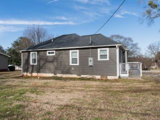 Foreclosed Home - 140 ANDERSON DR, 29302