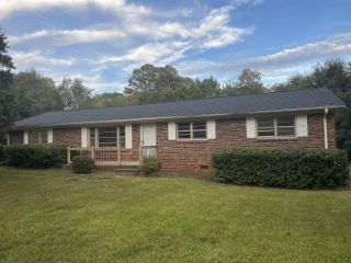 Foreclosed Home - 143 TUCKER RD, 29306