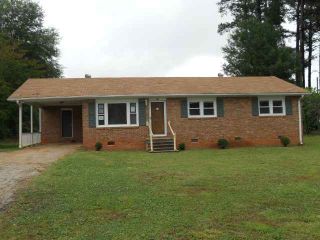 Foreclosed Home - 221 CHERRY HILL RD, 29307