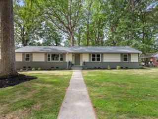 Foreclosed Home - 142 HILLBROOK DR, 29307