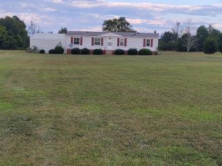 Foreclosed Home - 755 BUSH RIVER RD, 29325