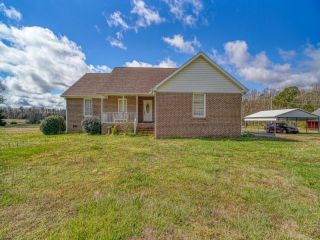 Foreclosed Home - 6050 CROSS ANCHOR RD, 29335