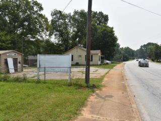 Foreclosed Home - 504 W FLOYD BAKER BLVD, 29341