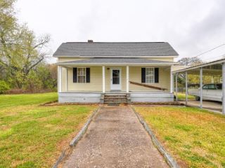 Foreclosed Home - 181 CHURCH ST, 29372