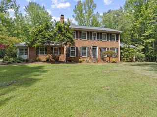 Foreclosed Home - 375 STILLHOUSE RD, 29376