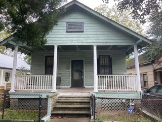 Foreclosed Home - 700 MEETING ST, 29403