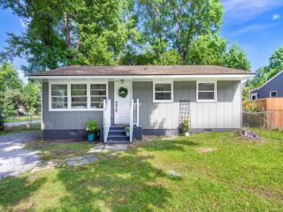 Foreclosed Home - 2401 FALCON RD, 29406