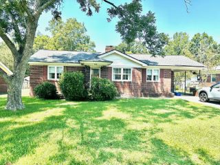 Foreclosed Home - 1240 FORT DR, 29410