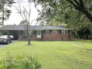 Foreclosed Home - 1811 LONGWOOD DR, 29505