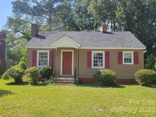 Foreclosed Home - 208 EVANS ST, 29520