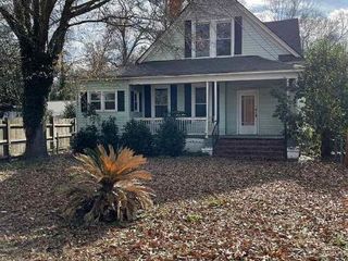 Foreclosed Home - 383 W BROAD ST, 29532