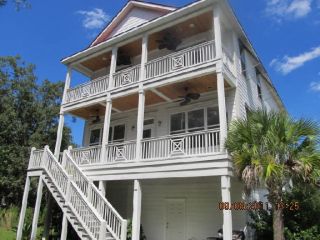 Foreclosed Home - 153 HARBOURREEF DR, 29585