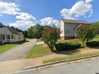 Foreclosed Home - 406 VIOLA ST, 29601