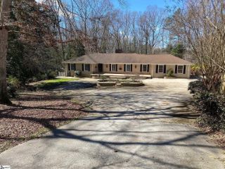 Foreclosed Home - 2 PAGE LN, 29607