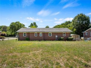 Foreclosed Home - 204 COLLINGWOOD DR, 29621