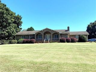 Foreclosed Home - 3517 HOPEWELL RD, 29621