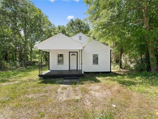 Foreclosed Home - 328 SHERMAN DR, 29624