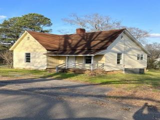 Foreclosed Home - 10 P ST, 29625