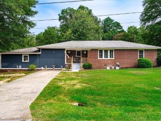 Foreclosed Home - 107 DAVENPORT ST, 29627