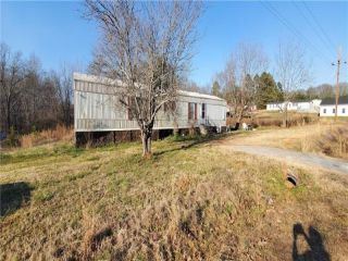 Foreclosed Home - 206 LAY BRIDGE RD, 29630