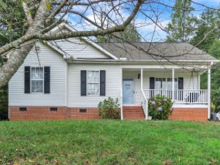 Foreclosed Home - 105 KENNICOTT LN, 29640