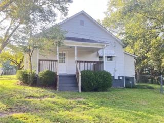 Foreclosed Home - 303 BLUE RIDGE ST, 29640