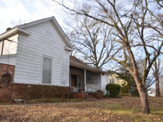 Foreclosed Home - 200 S 5TH ST, 29640