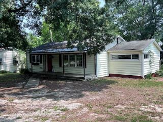Foreclosed Home - 118 MCDOWELL ST, 29649
